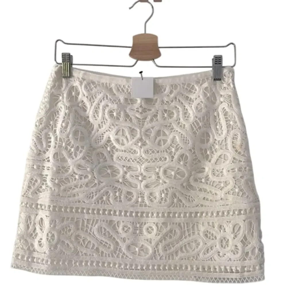 Club Monaco NEW Club Monaco White Lace Mini Skirt - Picture 1 of 7
